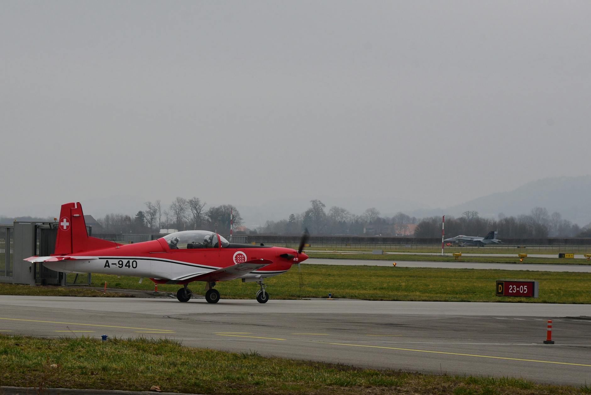 swiss air force training aircraft at payerne